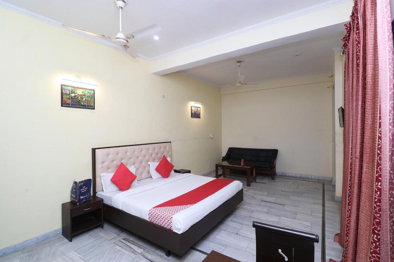 Oyo Hotel Ayaan Bareilly Exterior photo