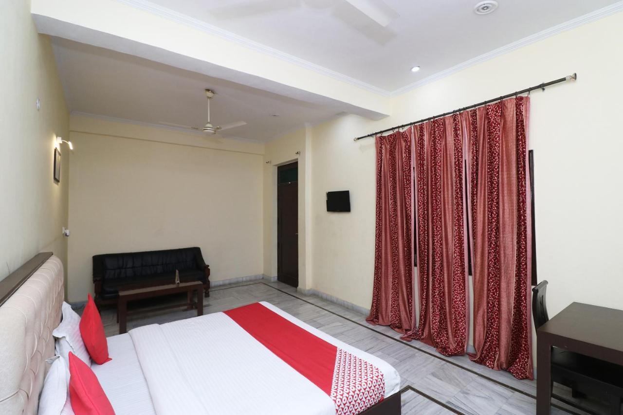 Oyo Hotel Ayaan Bareilly Exterior photo