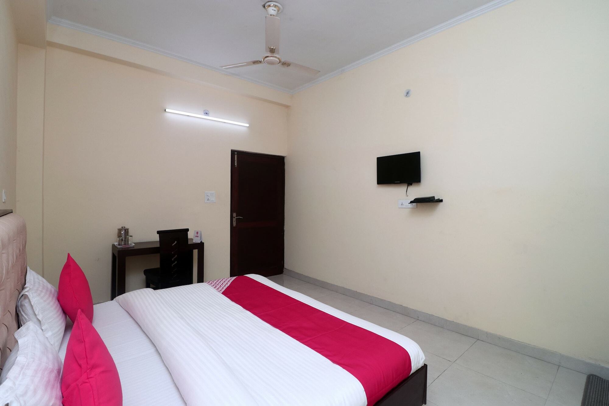 Oyo Hotel Ayaan Bareilly Exterior photo