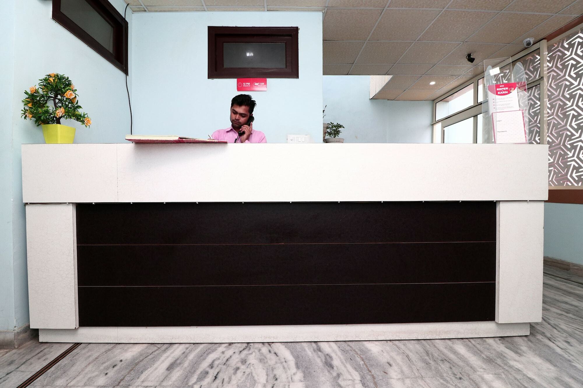 Oyo Hotel Ayaan Bareilly Exterior photo